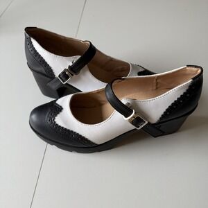 Black and White Mary Jane Chunky Heel Platform Shoes Women's READ DESCRIPTION